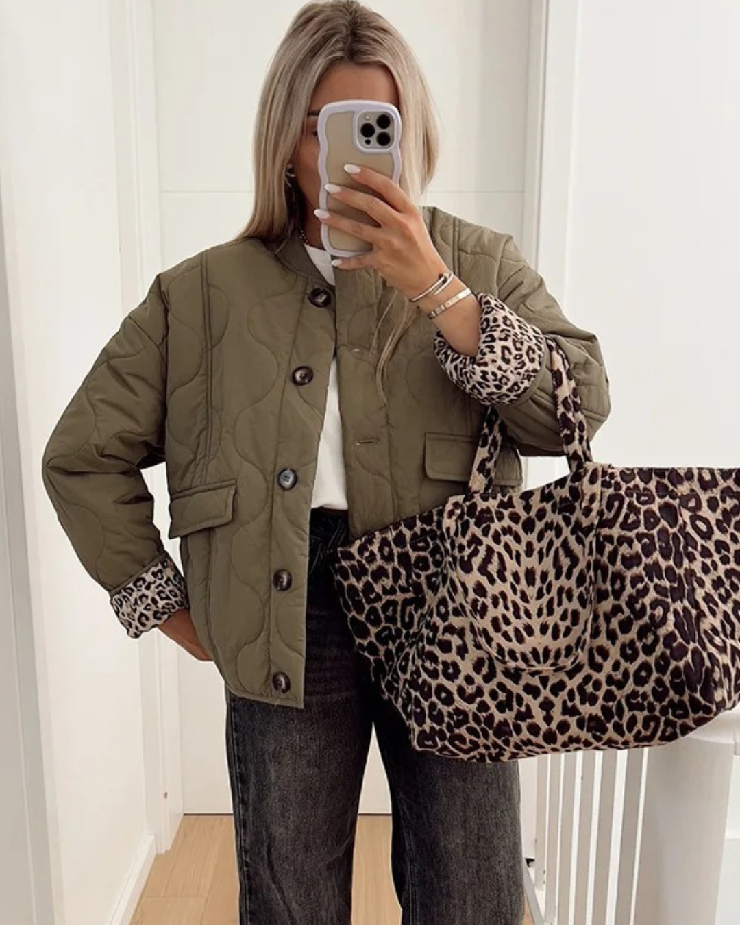 Gewatteerd Knopenjack Stijlvolle Streetwear Look Dames
